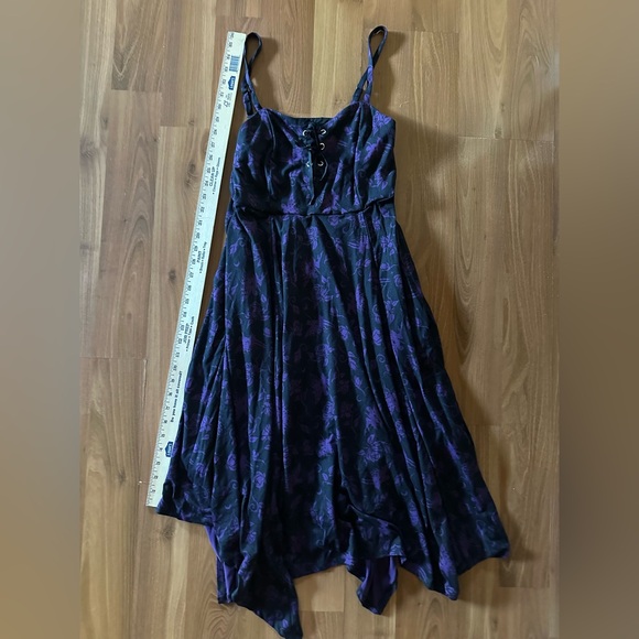NWT Thorn & Fable Fairy Flower Hanky Hem Dress size medium Hot Topic 💜🧚🏻 - Picture 6 of 10